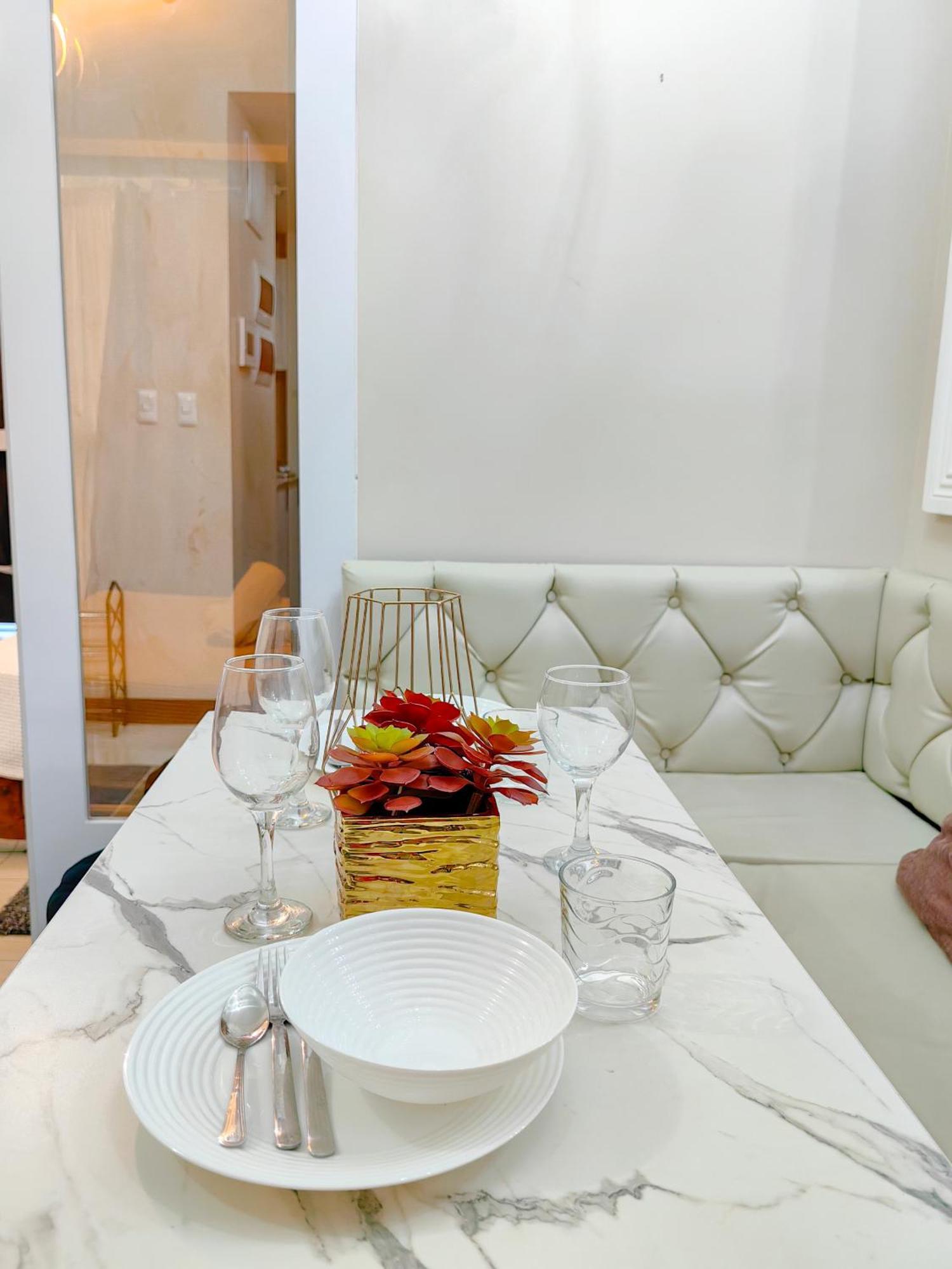 Modern 1Br In Uptown Bgc Aparthotel Taguig Exterior photo